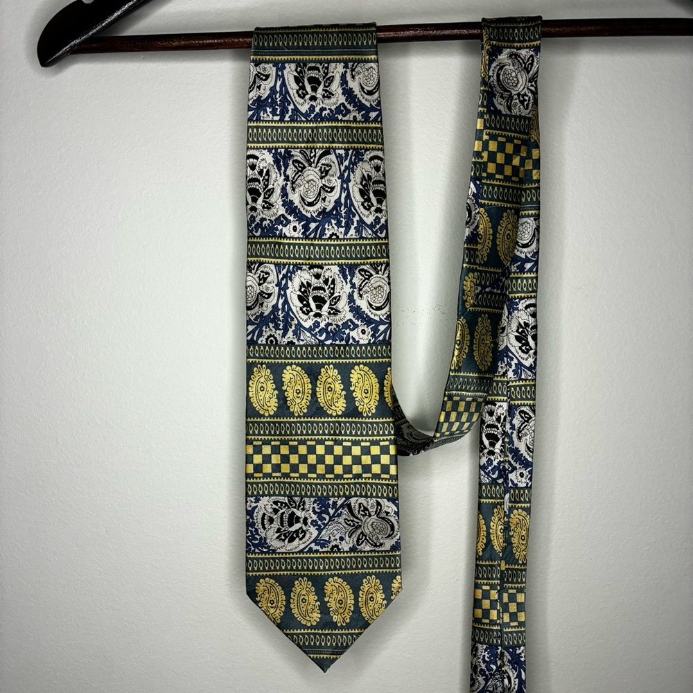 Bosa 100% Silk Tie – Classic & Sophisticated